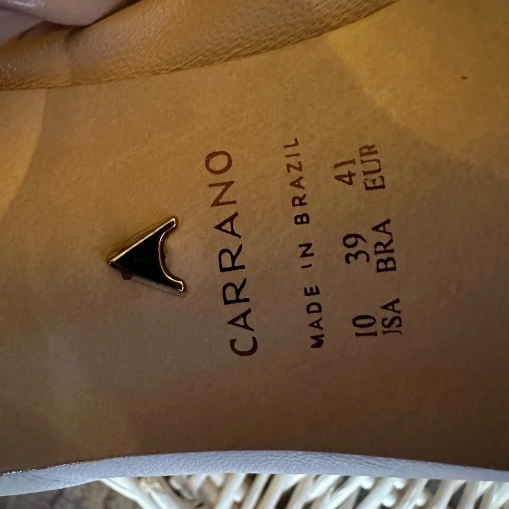 Carrano Women's Elegant Cream and Tan Mules - Picture 6 of 10